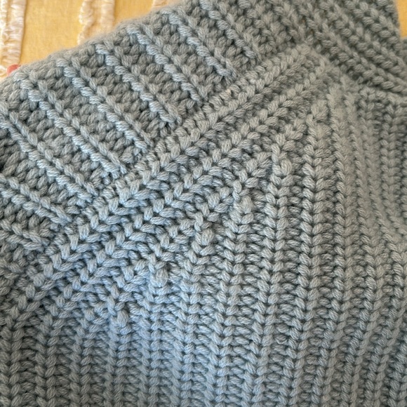 Vince Merino Wool & Cashmere Boho Shrug NWOT! - Picture 9 of 10